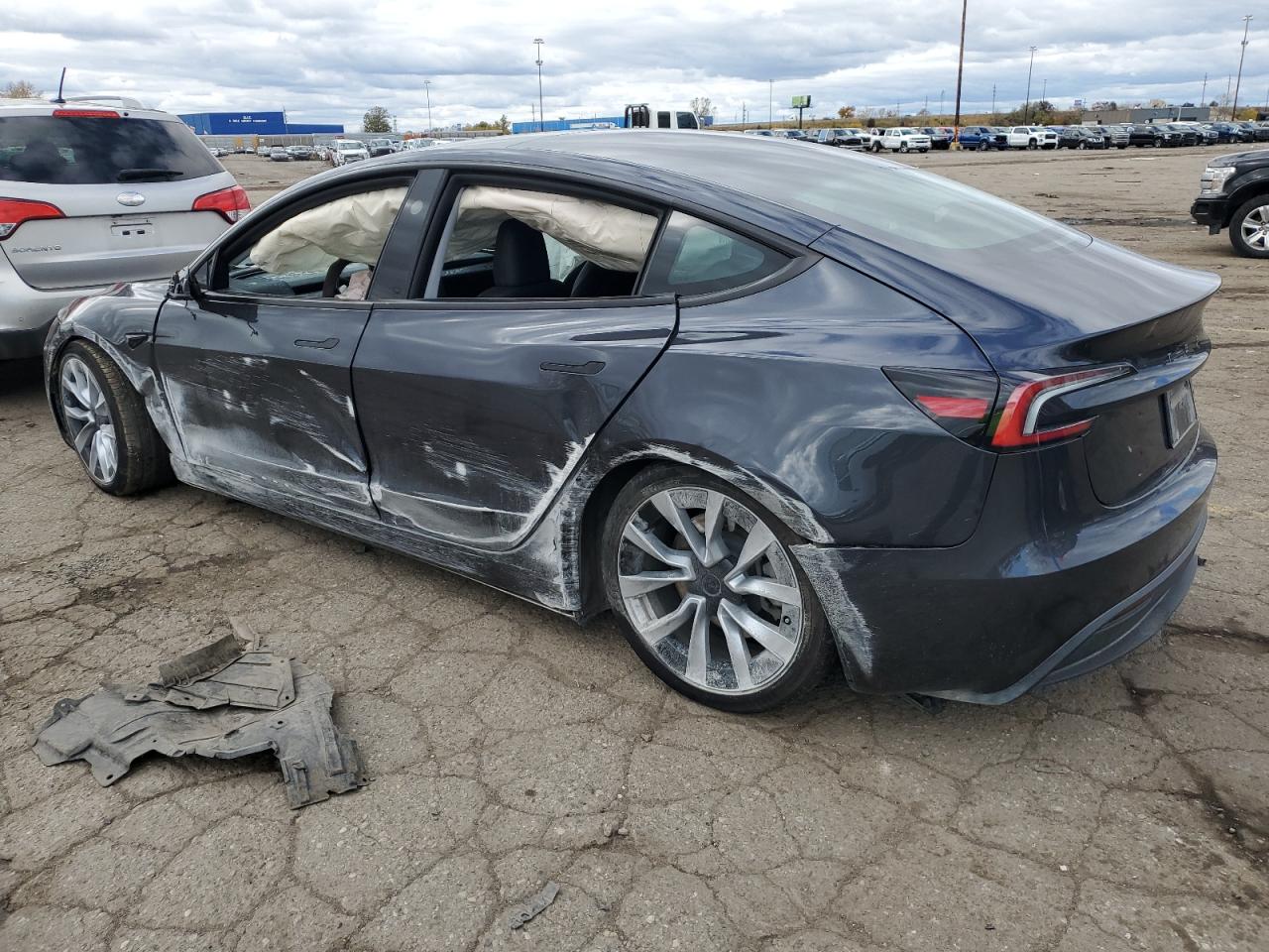TESLA MODEL 3