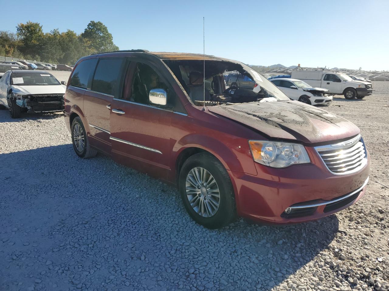CHRYSLER TOWN & COUNTRY TOURING L