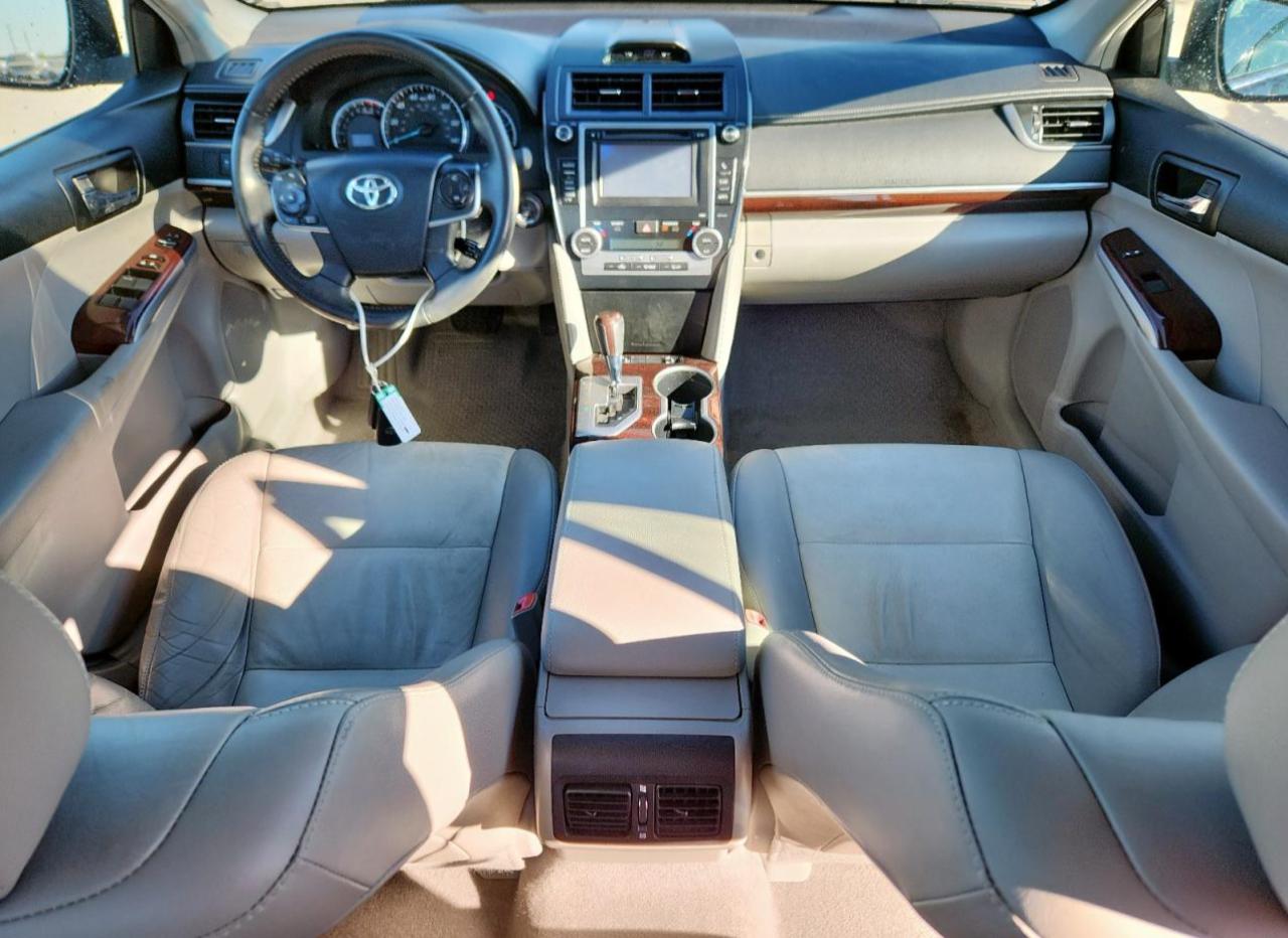 TOYOTA CAMRY BASE