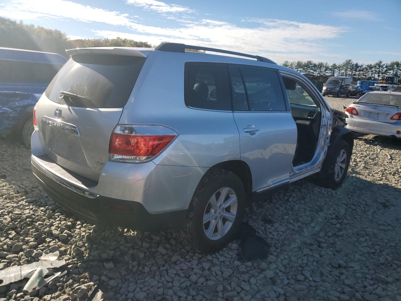 TOYOTA HIGHLANDER BASE