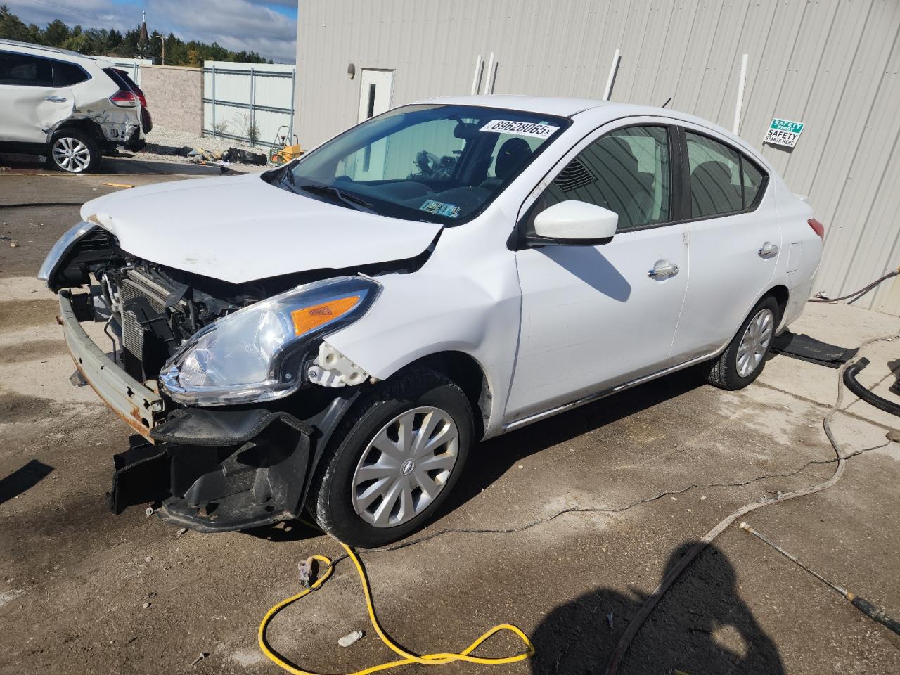 Lot #3298158265 2018 NISSAN VERSA S