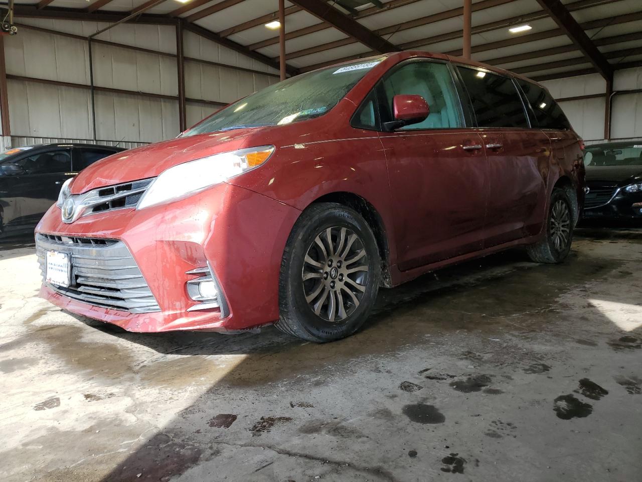 TOYOTA SIENNA XLE