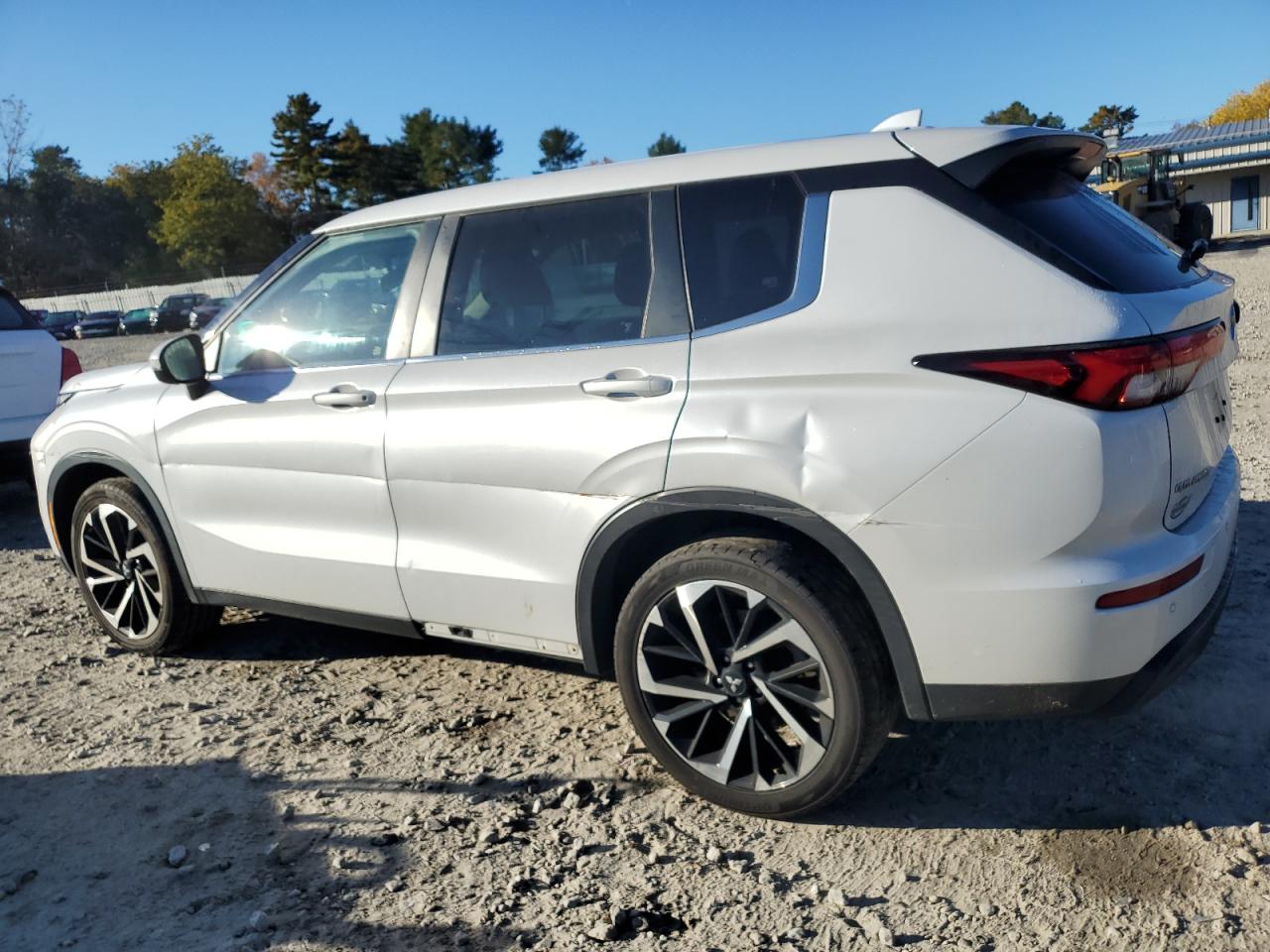 MITSUBISHI OUTLANDER ES