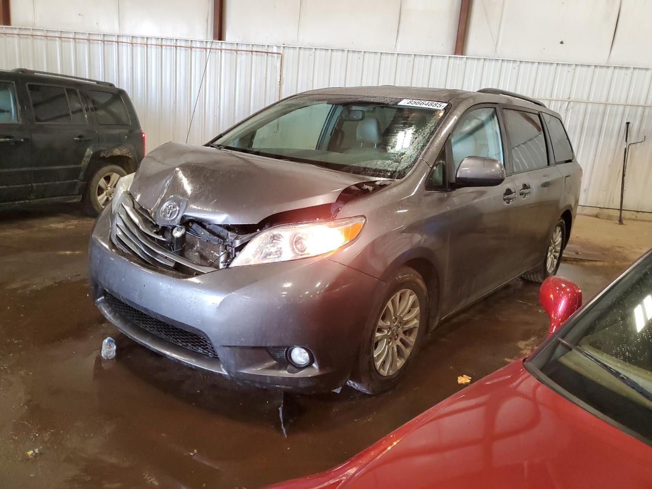 TOYOTA SIENNA XLE