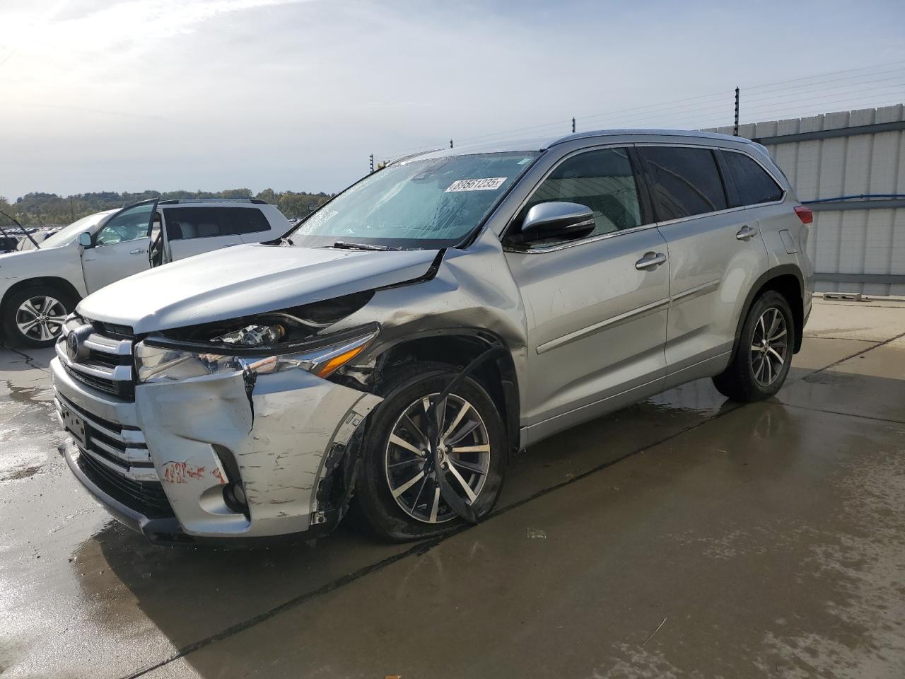 TOYOTA HIGHLANDER SE