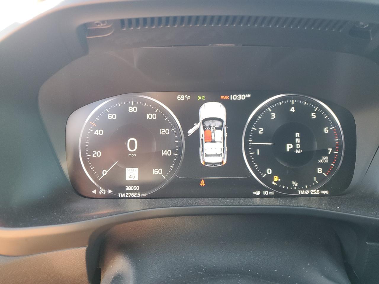 VOLVO XC40 T5 R-DESIGN