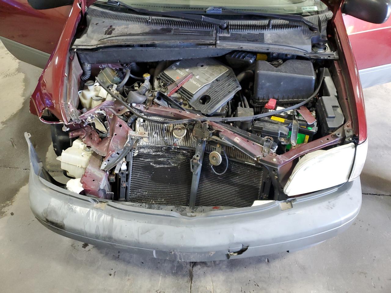 Lot #3283988853 2001 TOYOTA SIENNA LE