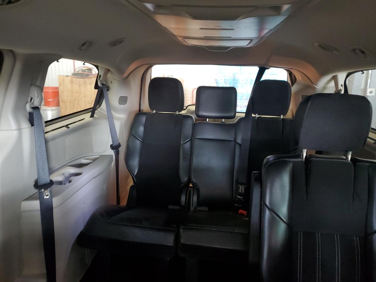 CHRYSLER TOWN & COUNTRY TOURING L