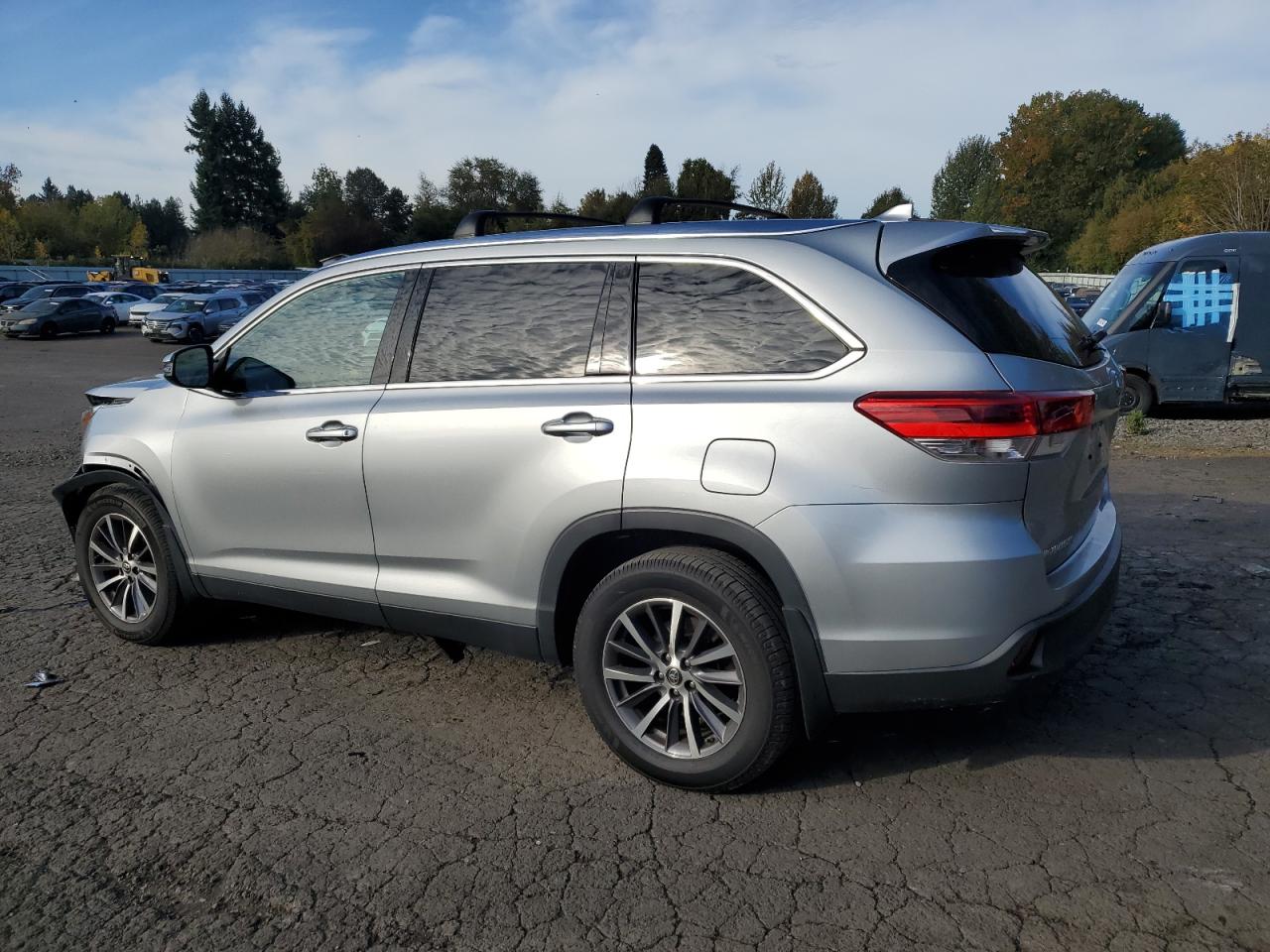 TOYOTA HIGHLANDER SE