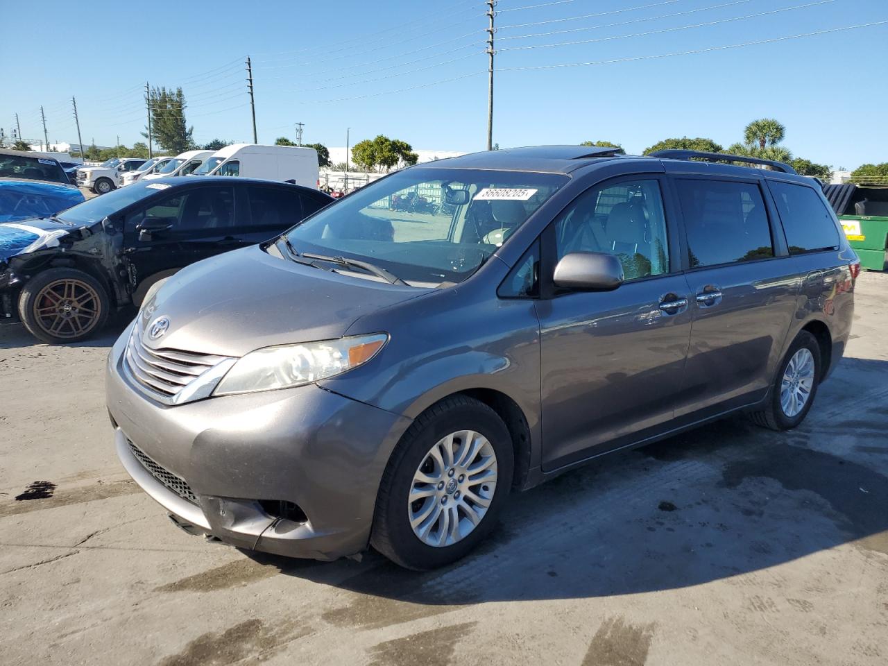 TOYOTA SIENNA XLE