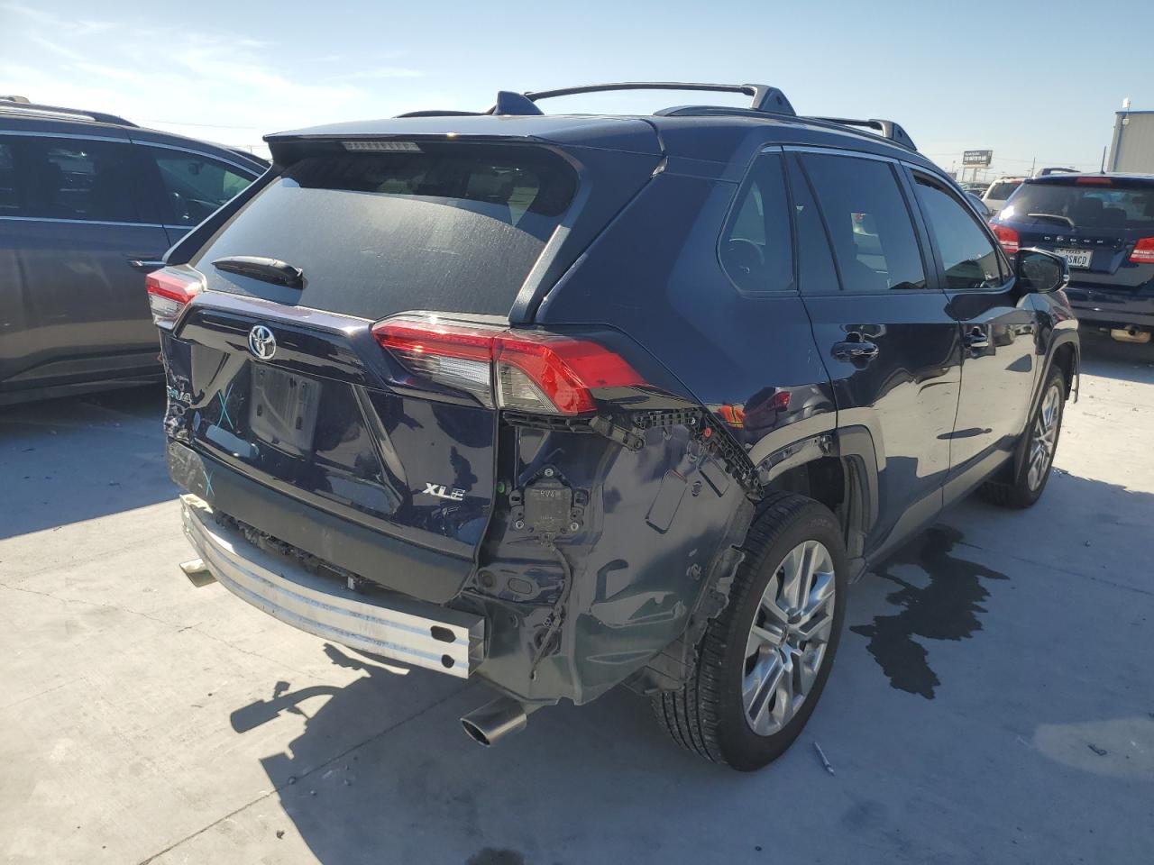 TOYOTA RAV4 XLE PREMIUM