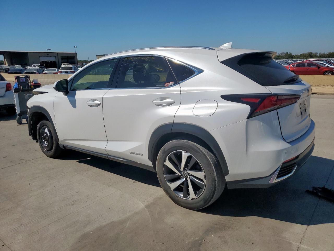 LEXUS NX 300H BASE