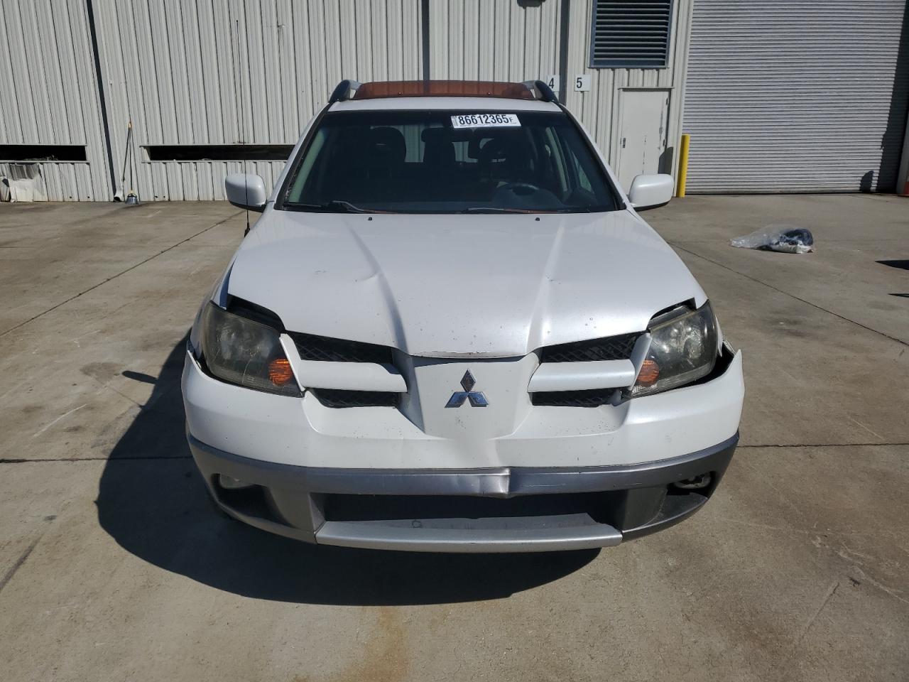 Lot #3276389701 2004 MITSUBISHI OUTLANDER