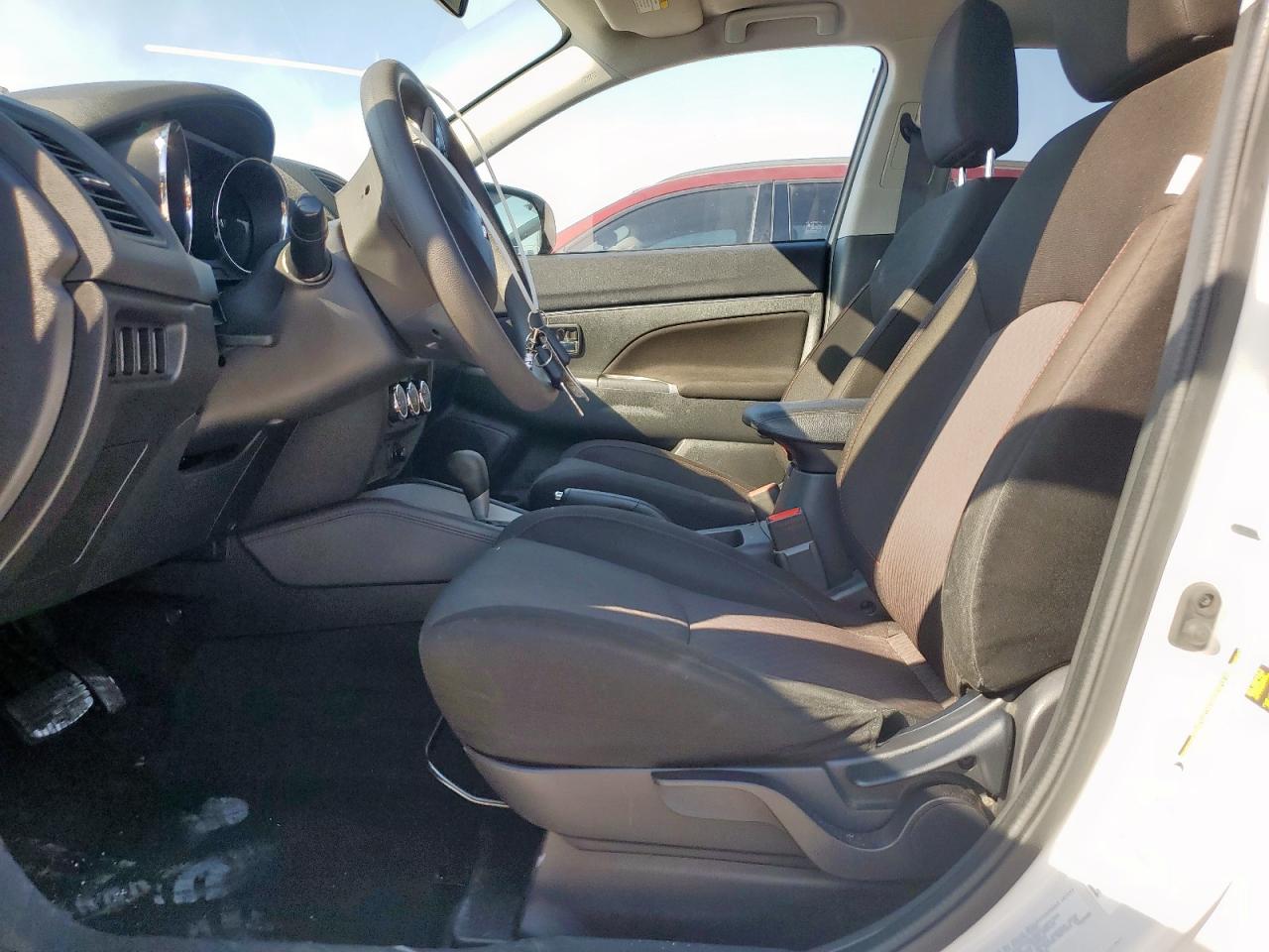 MITSUBISHI OUTLANDER ES