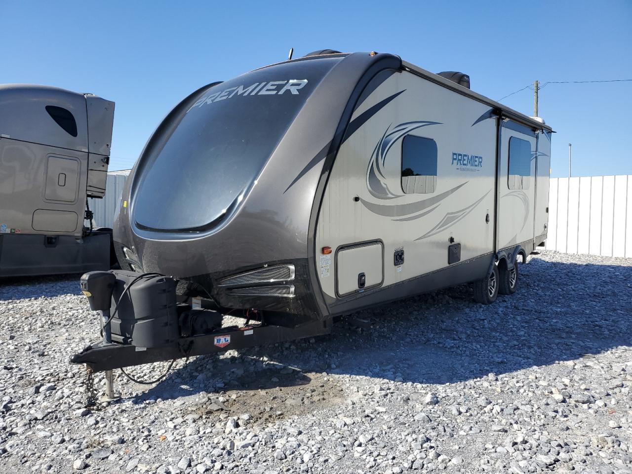 Lot #3283932803 2018 KEYSTONE BULLET PREMIER SERIE