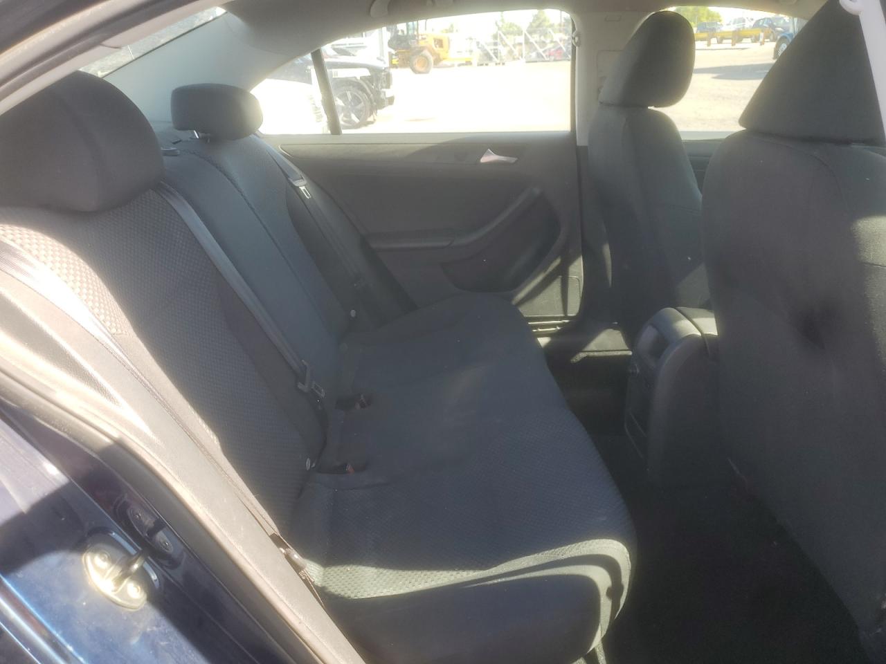 VOLKSWAGEN JETTA BASE