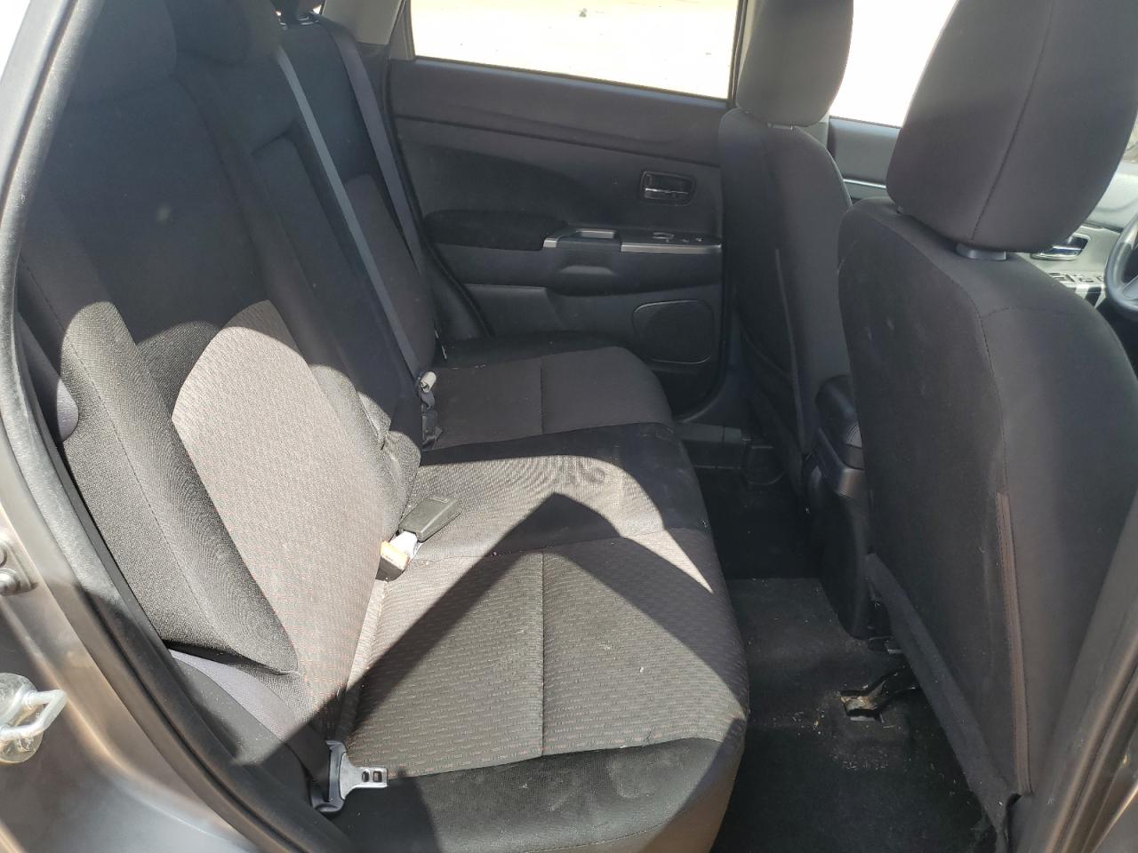 MITSUBISHI OUTLANDER ES