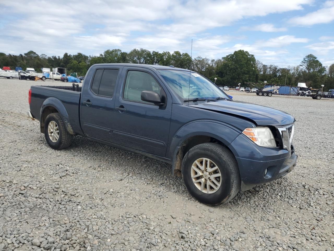 NISSAN FRONTIER SV