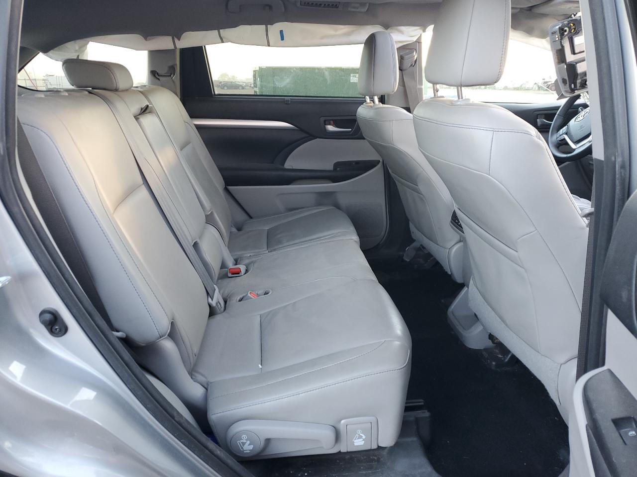 TOYOTA HIGHLANDER XLE