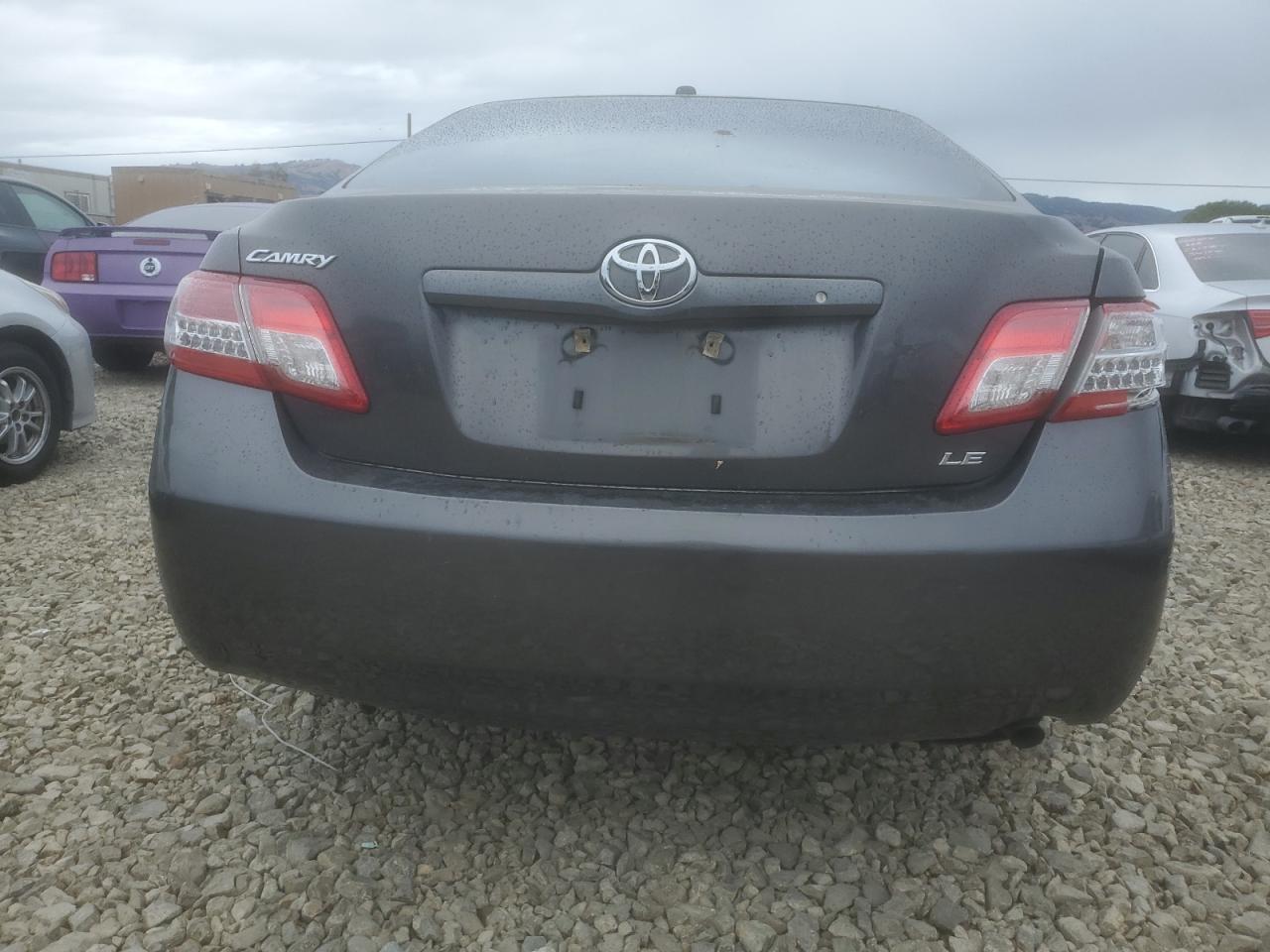 TOYOTA CAMRY BASE
