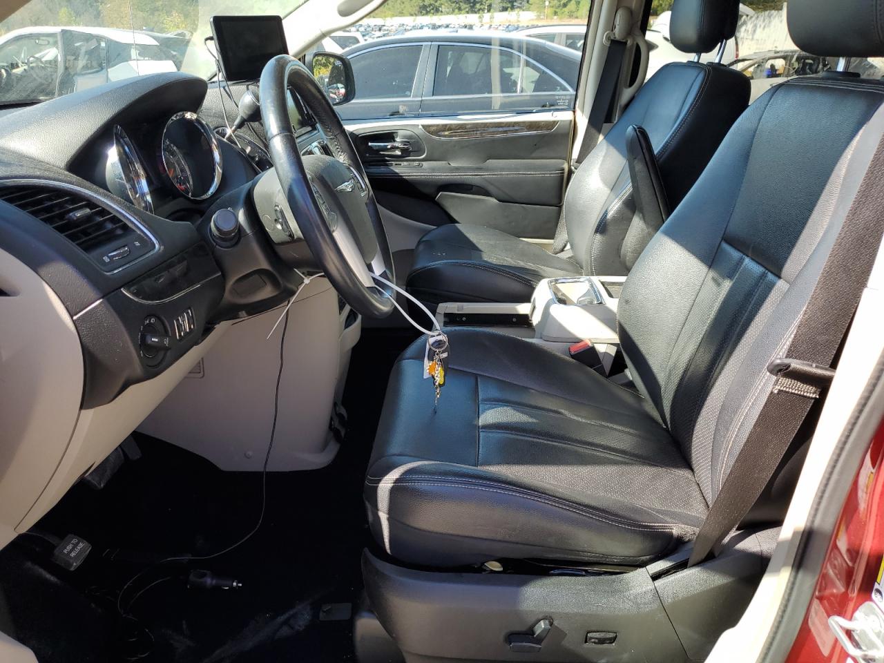 CHRYSLER TOWN & COUNTRY TOURING L