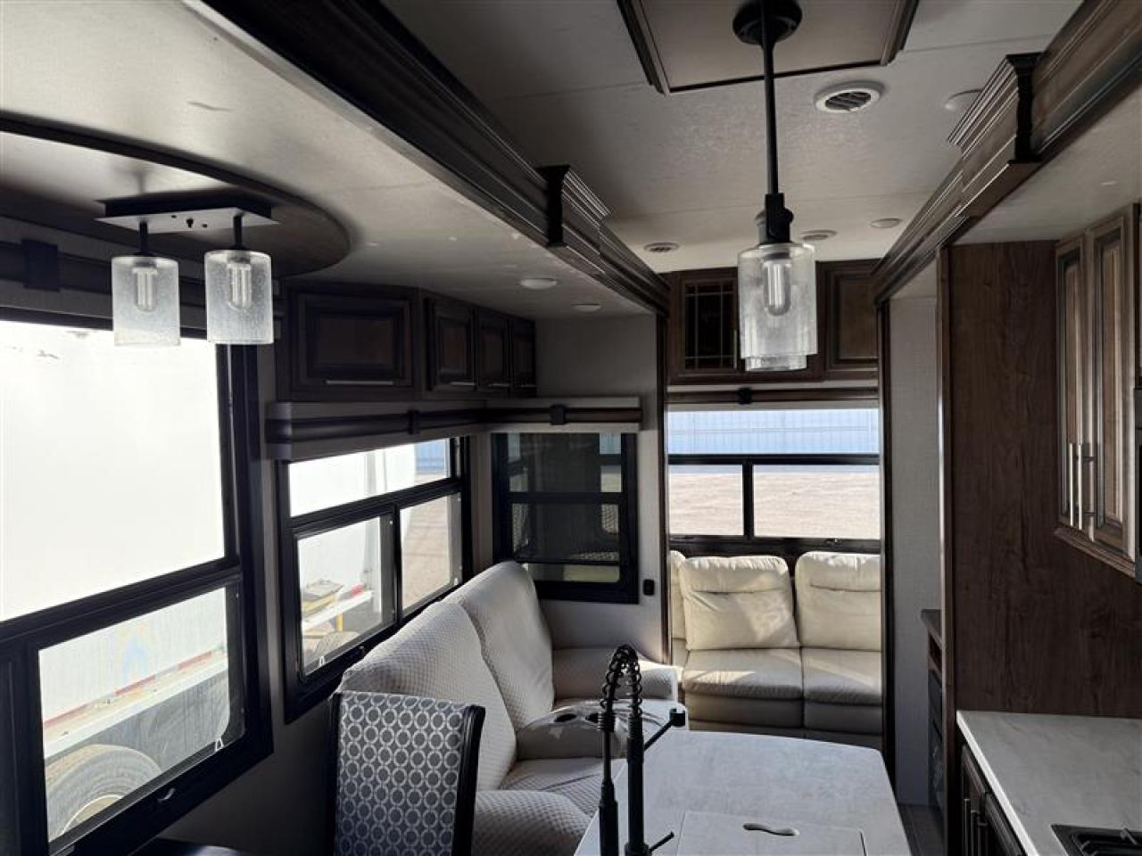 Lot #3279483301 2020 DURA 5TH WHEEL