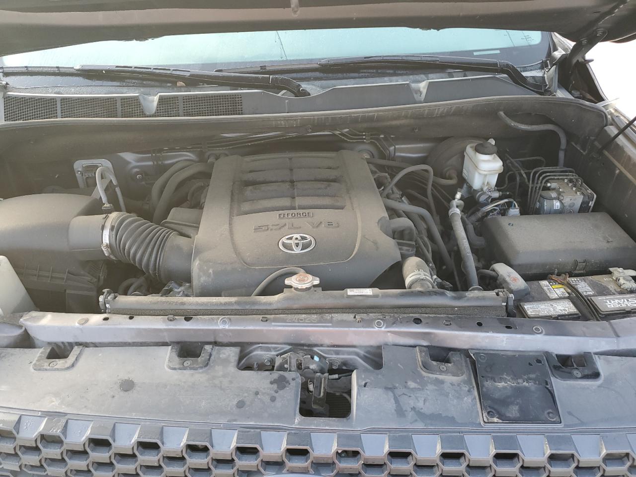 TOYOTA TUNDRA CREWMAX SR5