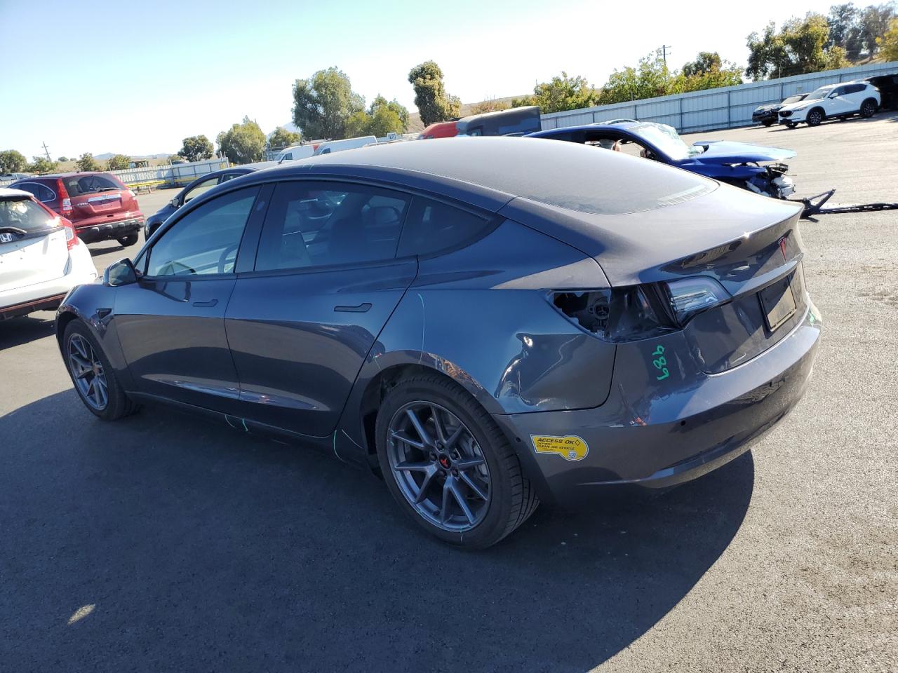 TESLA MODEL 3