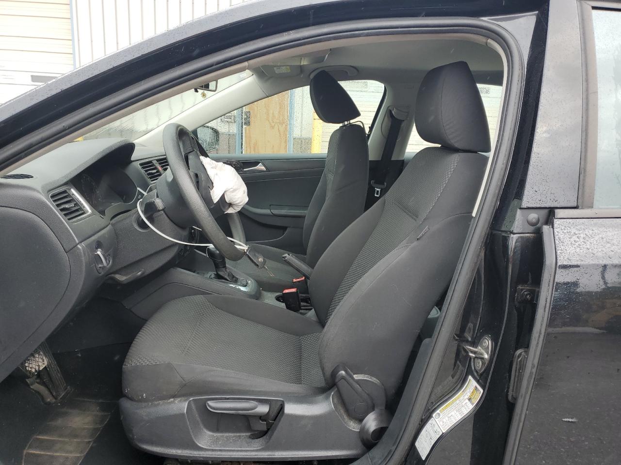 VOLKSWAGEN JETTA BASE