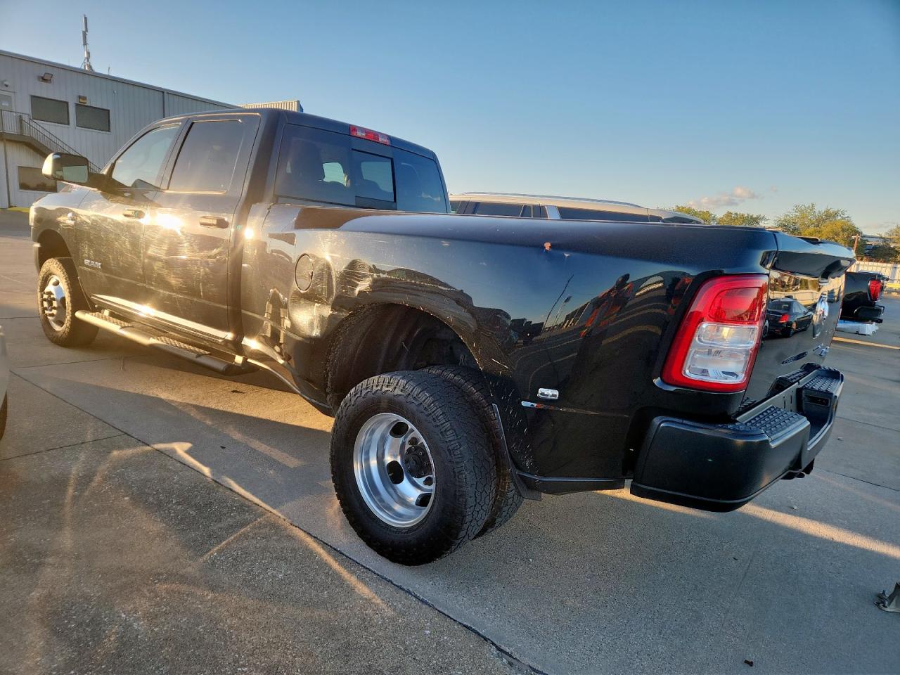RAM 3500 TRADESMAN