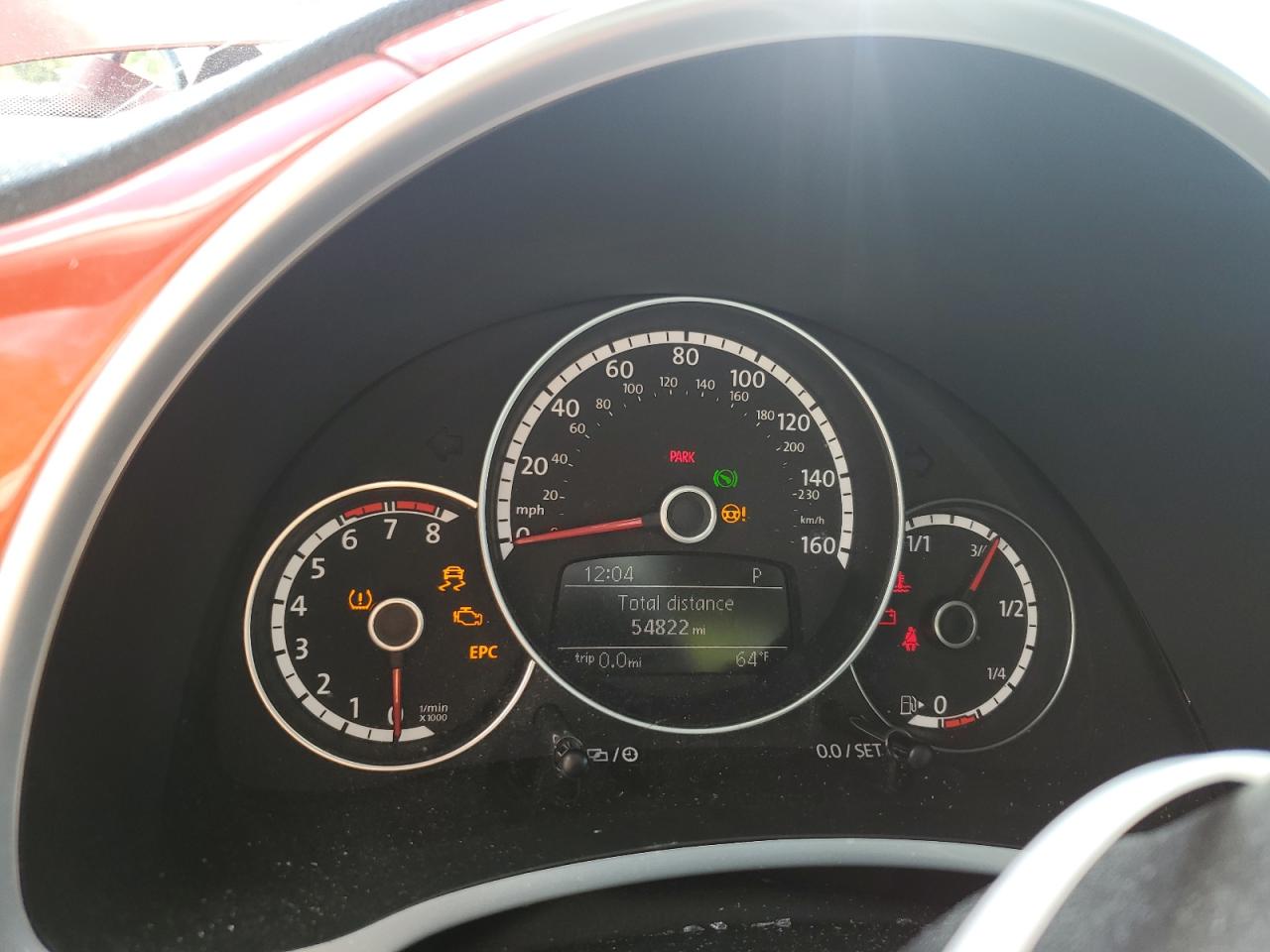 VOLKSWAGEN BEETLE SE