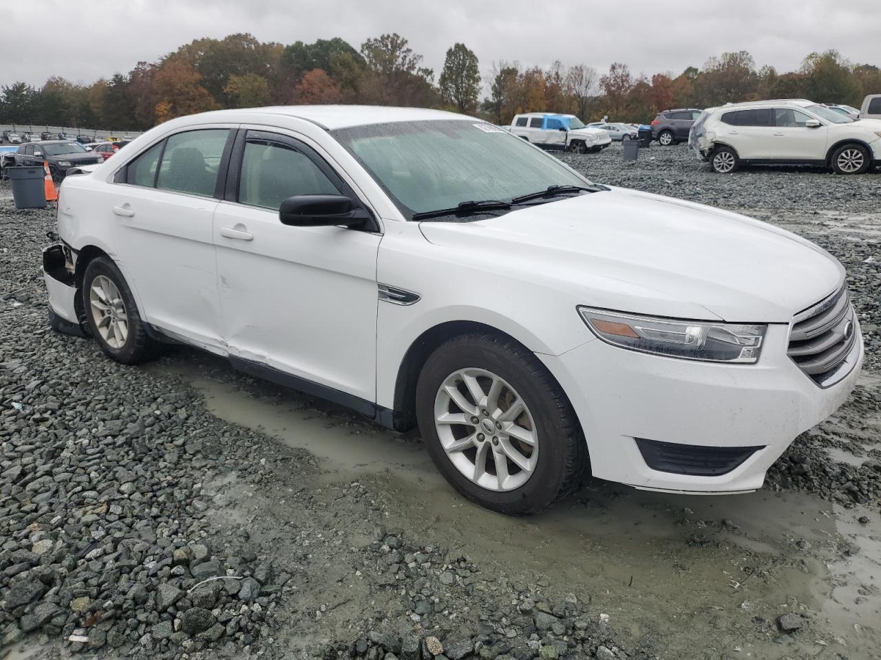 FORD TAURUS SE