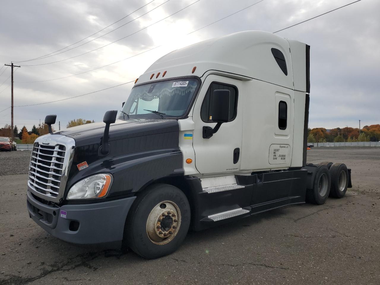 Lot #3285846565 2018 FREIGHTLINER CASCADIA 1