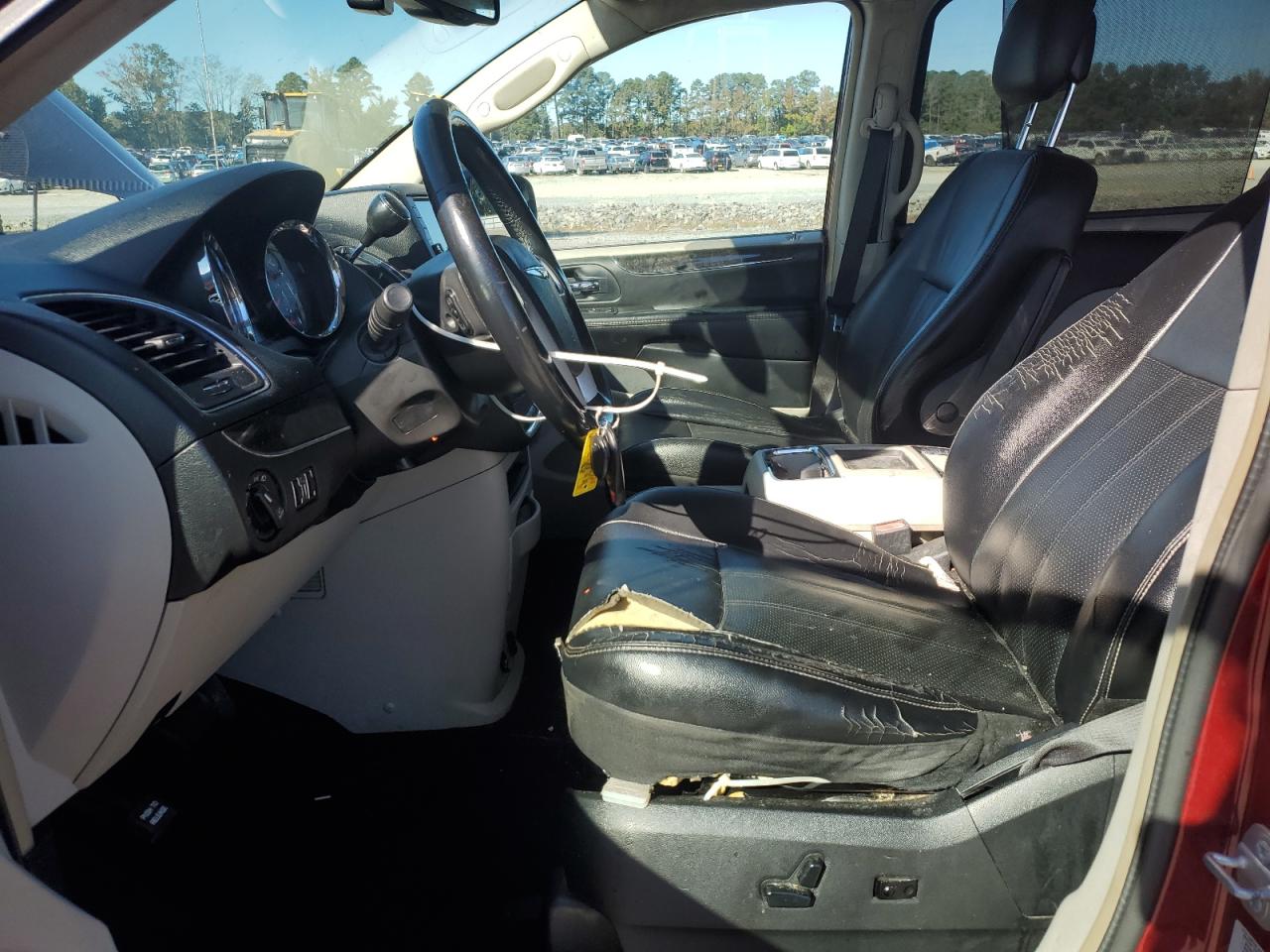 CHRYSLER TOWN & COUNTRY TOURING L