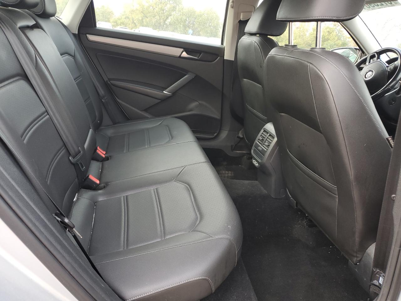 VOLKSWAGEN PASSAT SE