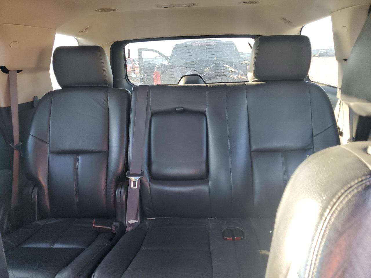 CHEVROLET TAHOE C1500 LS