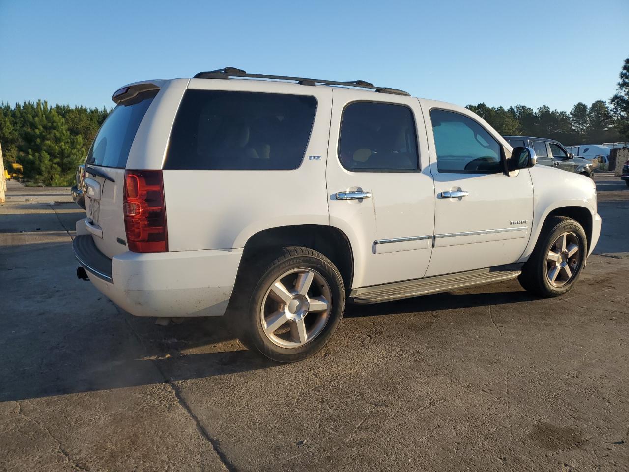 CHEVROLET TAHOE C1500 LTZ