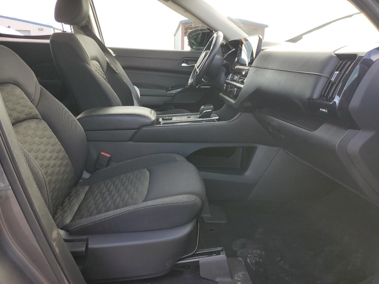 NISSAN PATHFINDER SV