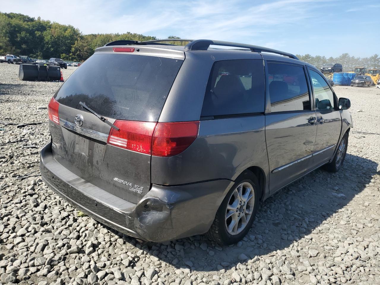 Lot #3280359951 2005 TOYOTA SIENNA XLE