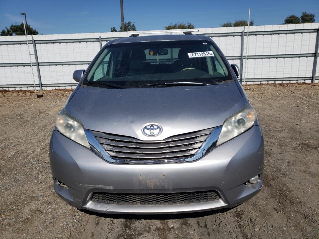 TOYOTA SIENNA XLE