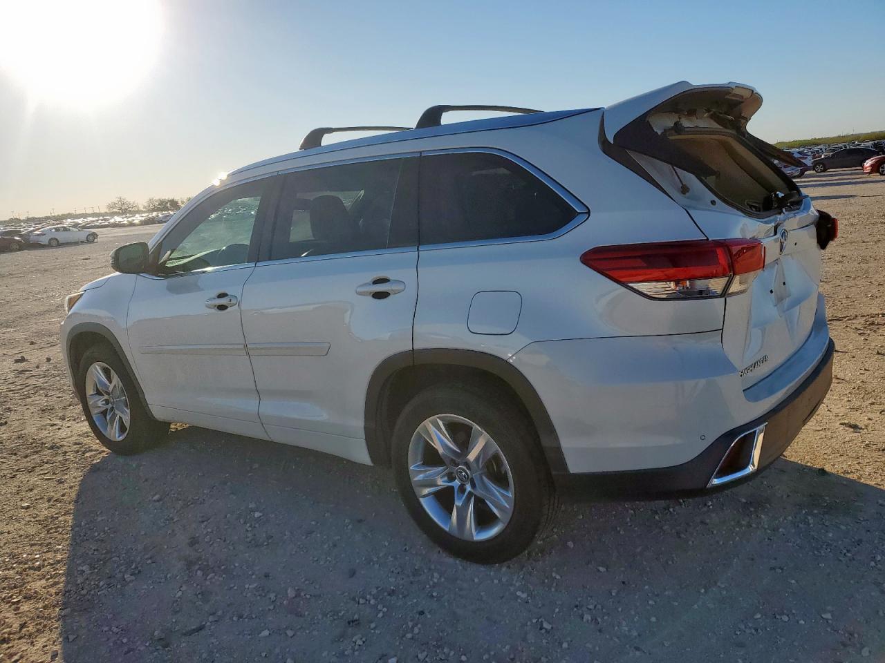 TOYOTA HIGHLANDER LIMITED