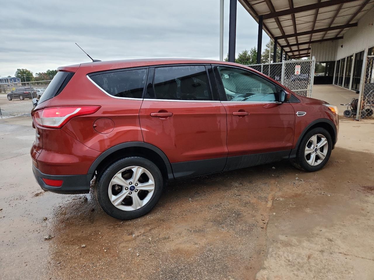 FORD ESCAPE SE