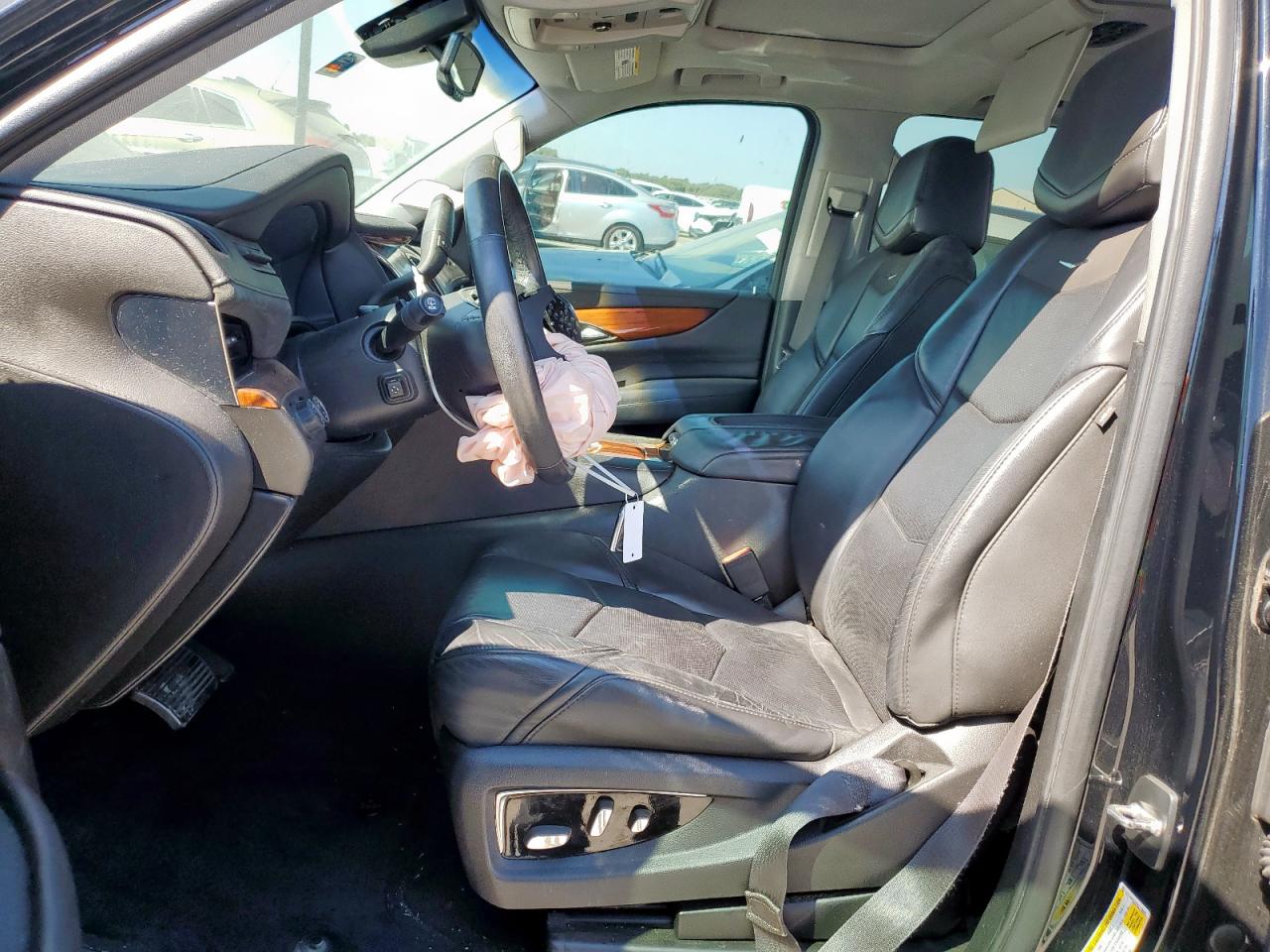 CADILLAC ESCALADE PREMIUM