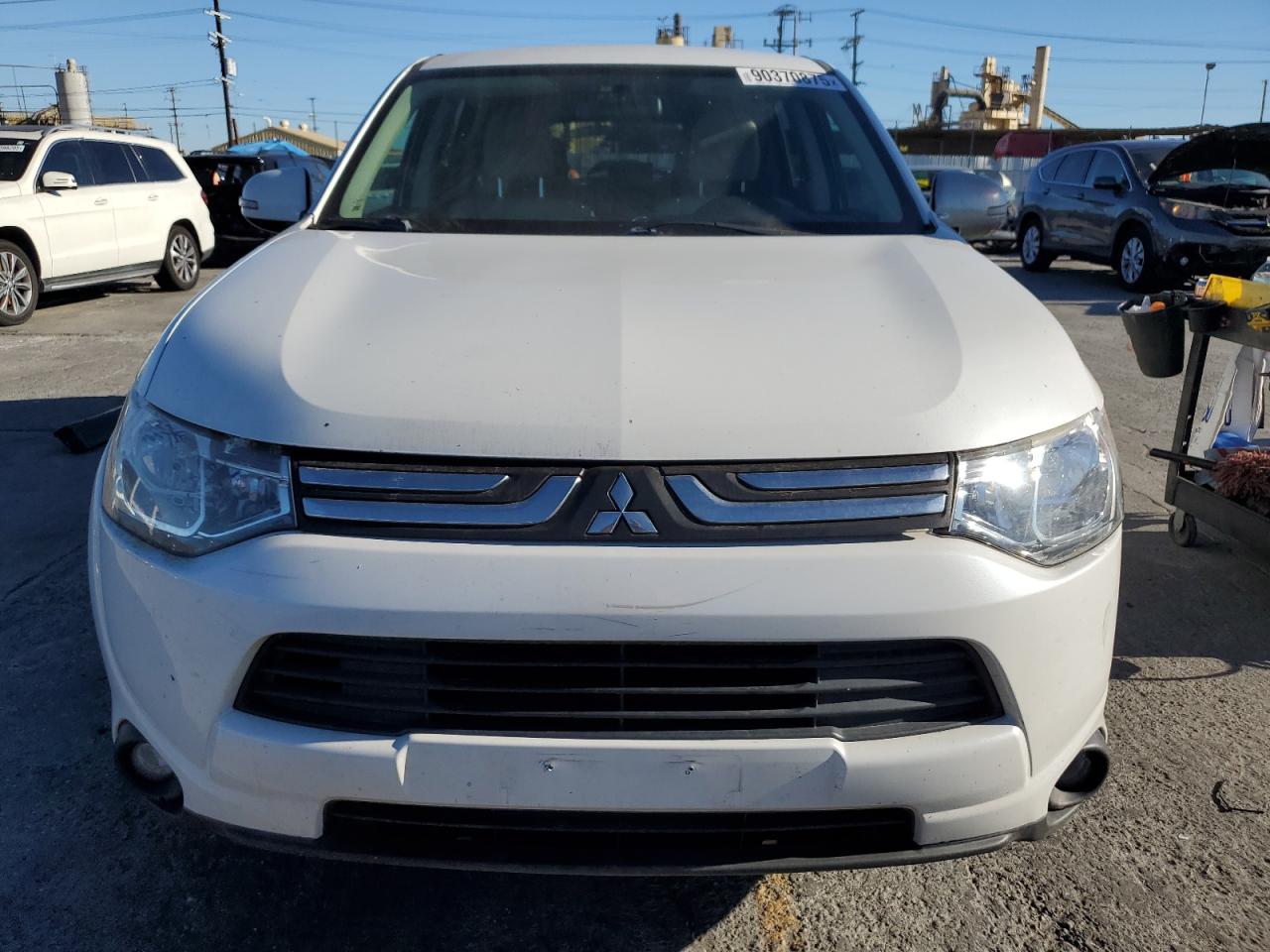 MITSUBISHI OUTLANDER SE