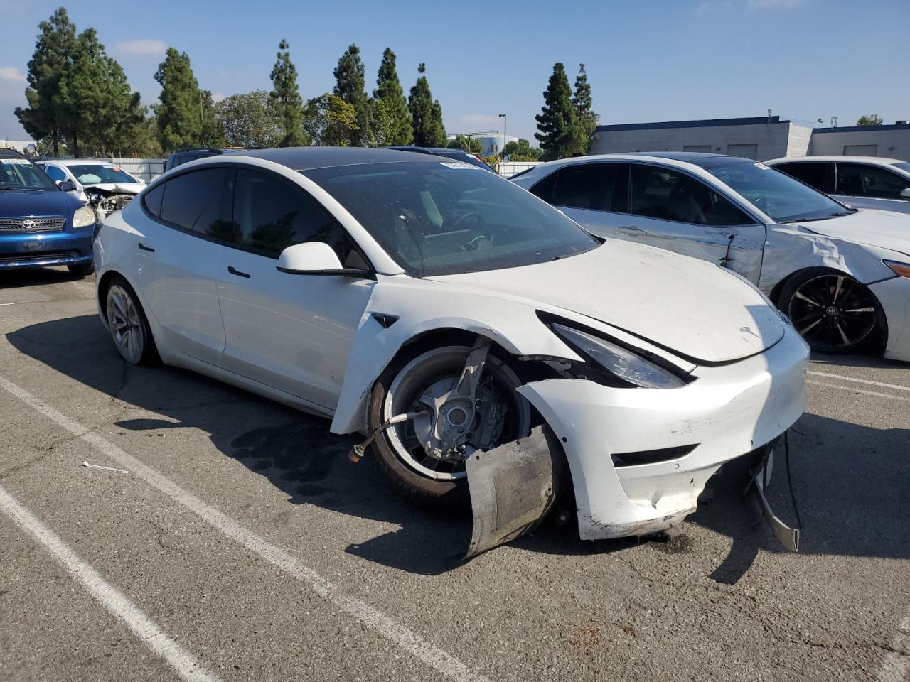 TESLA MODEL 3