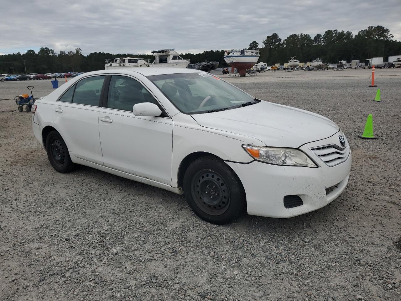 TOYOTA CAMRY BASE