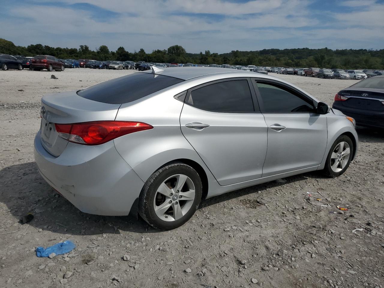 HYUNDAI ELANTRA GLS