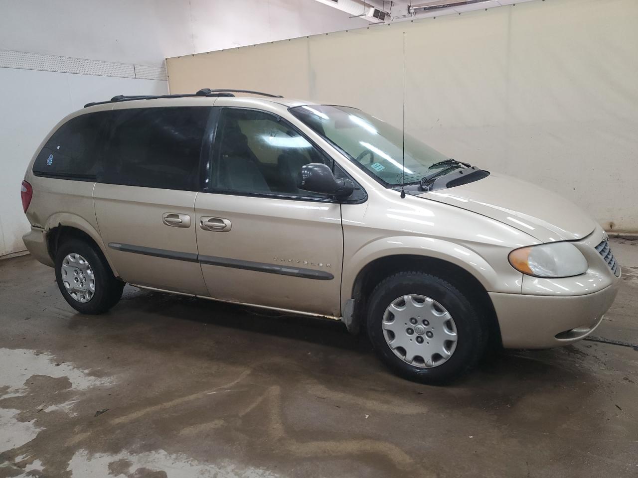 Lot #3277076176 2001 CHRYSLER VOYAGER LX