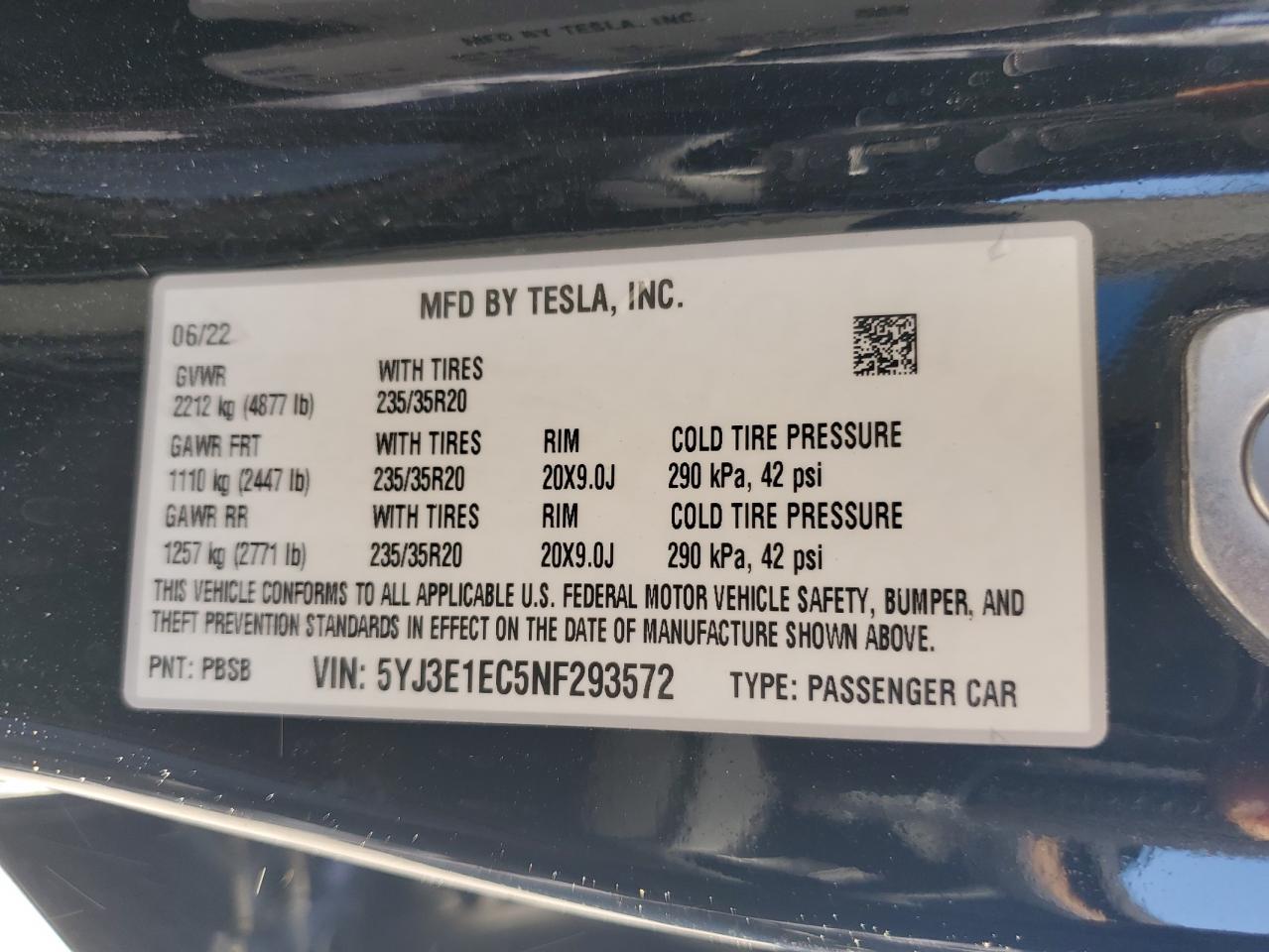 TESLA MODEL 3