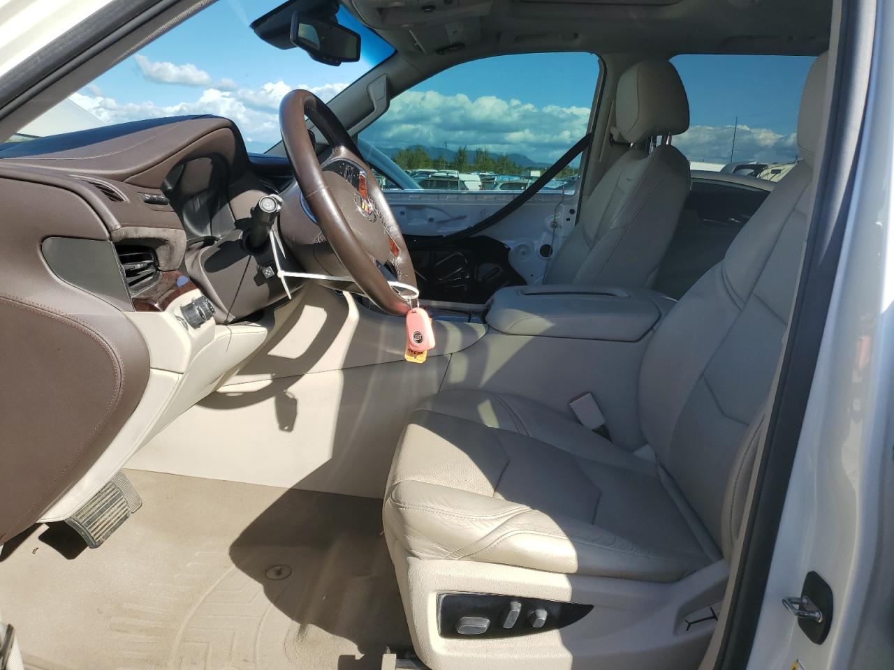 CADILLAC ESCALADE PREMIUM